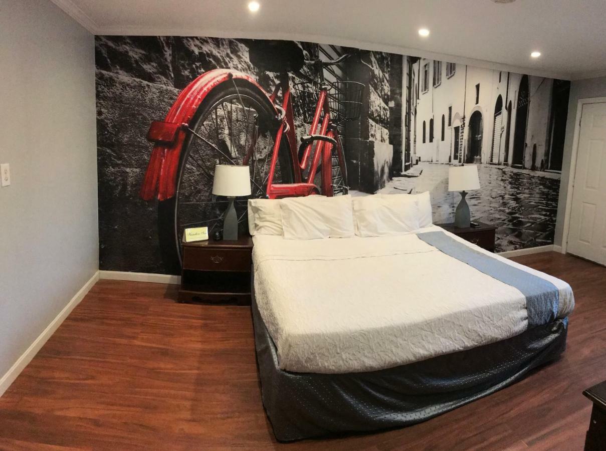 Hamilton Inn Стербридж Экстерьер фото